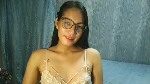 Snapshot of urpinaylovelyjuliaxxx chatting on 28, 5, 2026 queen julia not into CHEAPGUY online show from 28, 5, 2026