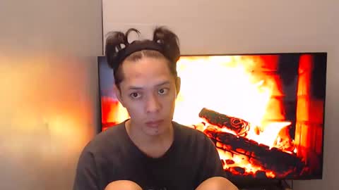 Snapshot of urpinoyasianx chatting on 12, 1, 2025 Mel online show from 12, 1, 2025