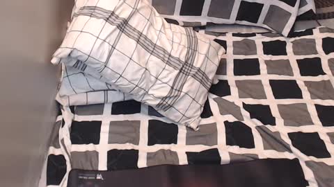 Snapshot of urpinoyasianx chatting on 12, 1, 2025 Mel online show from 12, 1, 2025