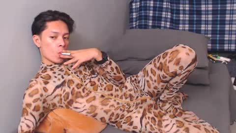 Snapshot of urpinoyasianx chatting on 13, 1, 2025 Mel online show from 13, 1, 2025