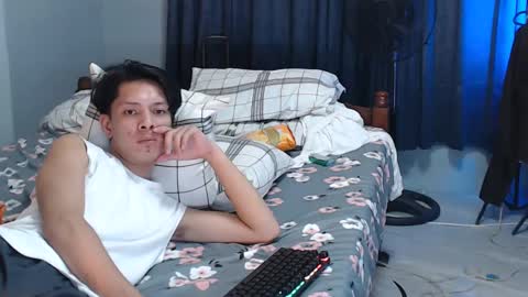 Snapshot of urpinoyasianx chatting on 28, 2, 2025 Mel online show from 28, 2, 2025