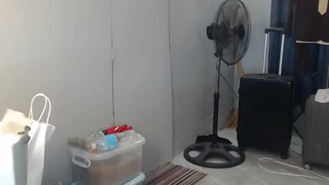 Snapshot of urpinoyasianx chatting on 5, 3, 2025 Mel online show from 5, 3, 2025