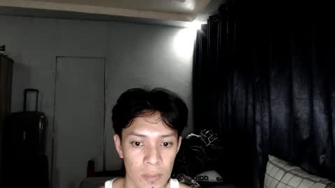 Snapshot of urpinoyasianx chatting on 19, 10, 2025 Mel online show from 19, 10, 2025