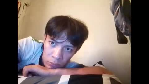 Snapshot of urpinoyasianx chatting on 28, 10, 2025 Mel online show from 28, 10, 2025