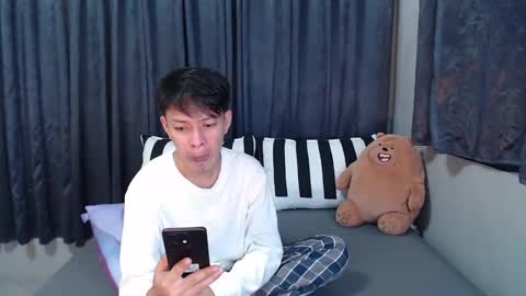 Snapshot of urpinoyasianx chatting on 5, 11, 2025 Mel online show from 5, 11, 2025