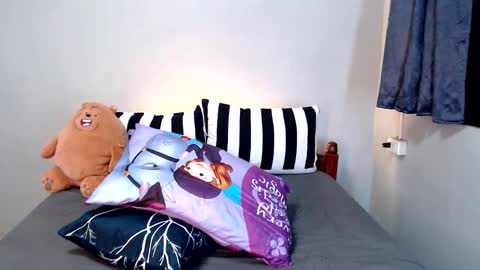 Snapshot of urpinoyasianx chatting on 10, 11, 2025 Mel online show from 10, 11, 2025