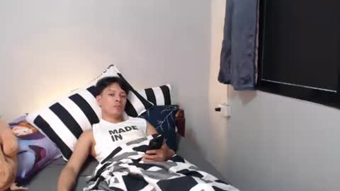 Snapshot of urpinoyasianx chatting on 12, 11, 2025 Mel online show from 12, 11, 2025