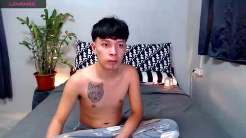 Snapshot of urpinoyasianx chatting on 20, 11, 2025 Mel online show from 20, 11, 2025