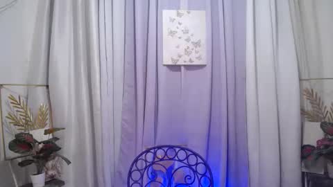 Snapshot of urseductive_llanaxx chatting on 4, 11, 2025 JUST CALL ME LLANA online show from 4, 11, 2025