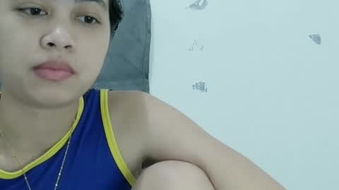 Snapshot of ursexy_pinay_skinny chatting on 2, 12, 2025 im jenny online show from 2, 12, 2025