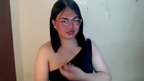 Snapshot of urslut_max chatting on 2, 2, 2026 maxie online show from 2, 2, 2026