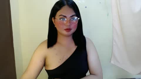 Snapshot of urslut_max chatting on 4, 2, 2026 maxie online show from 4, 2, 2026