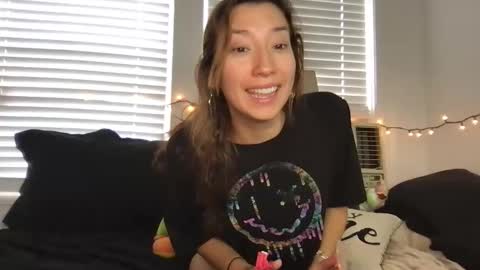 Snapshot of ursweetestlilly chatting on 20, 11, 2025 Lily online show from 20, 11, 2025