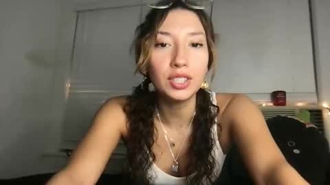 Snapshot of ursweetestlilly chatting on 24, 11, 2025 Lily online show from 24, 11, 2025