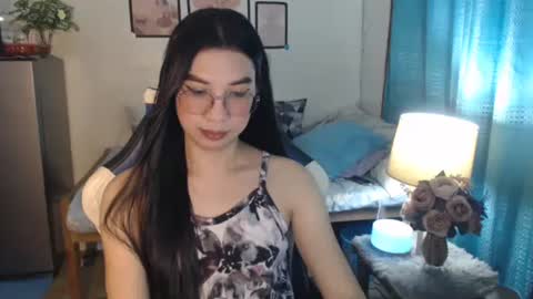 Snapshot of urwetasianprincessxx chatting on 3, 3, 2025 Ashley Kate Mateo Gray online show from 3, 3, 2025