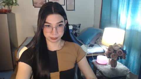 Snapshot of urwetasianprincessxx chatting on 4, 3, 2025 Ashley Kate Mateo Gray online show from 4, 3, 2025