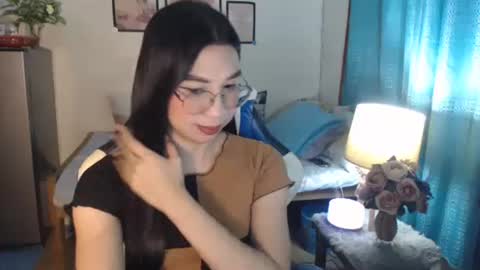 Snapshot of urwetasianprincessxx chatting on 5, 3, 2025 Ashley Kate Mateo Gray online show from 5, 3, 2025