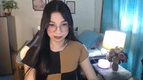 Snapshot of urwetasianprincessxx chatting on 8, 3, 2025 Ashley Kate Mateo Gray online show from 8, 3, 2025