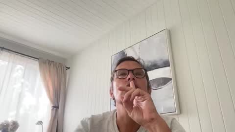 Snapshot of usablemale chatting on 11, 11, 2025 P online show from 11, 11, 2025