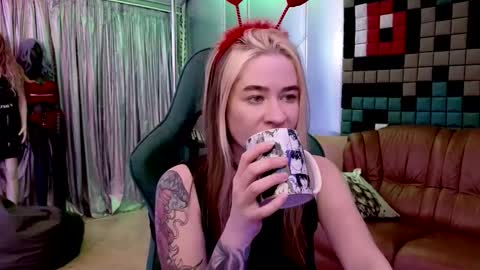 Leila online show from 2, 2, 2026