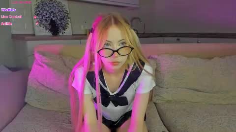 Snapshot of uwu_flower chatting on 10, 7, 2026 Chloe online show from 10, 7, 2026
