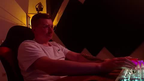 Snapshot of vacation__ chatting on 3, 12, 2025 vacation__ online show from 3, 12, 2025