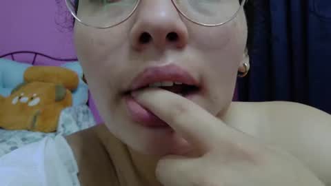 Snapshot of vainilla_cam chatting on 11, 6, 2026 Vainilla online show from 11, 6, 2026