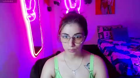Snapshot of val_angelll chatting on 30, 6, 2026 valentina online show from 30, 6, 2026