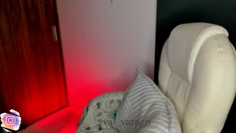 Snapshot of val_varago chatting on 19, 9, 2025 val_varago online show from 19, 9, 2025