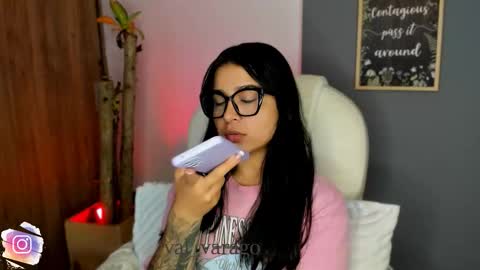 Snapshot of val_varago chatting on 3, 11, 2025 val_varago online show from 3, 11, 2025