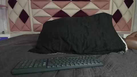 Snapshot of vale_castro1 chatting on 15, 9, 2025 Valentina online show from 15, 9, 2025