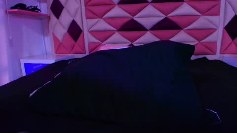 Snapshot of vale_castro1 chatting on 25, 9, 2025 Valentina online show from 25, 9, 2025