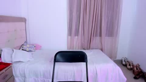 Snapshot of vale_kross chatting on 1, 7, 2026 HI IM NEW online show from 1, 7, 2026