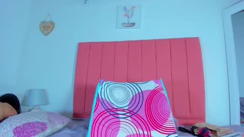 Snapshot of valen_rose0 chatting on 14, 2, 2025 VALENTINA 3 online show from 14, 2, 2025