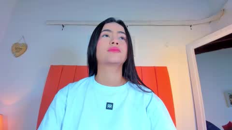 Snapshot of valen_rose0 chatting on 28, 11, 2025 VALENTINA 3 online show from 28, 11, 2025