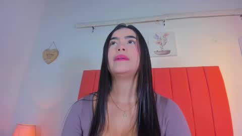 Snapshot of valen_rose0 chatting on 2, 12, 2025 VALENTINA 3 online show from 2, 12, 2025