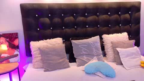 Snapshot of valen_scott_ chatting on 17, 11, 2025 Valen Scott online show from 17, 11, 2025