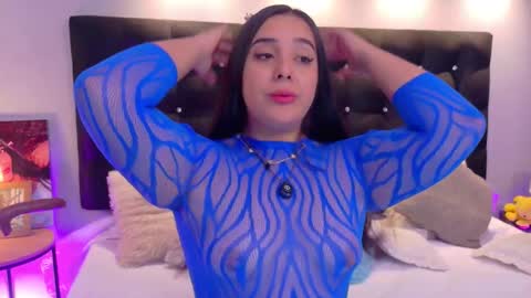 Snapshot of valen_scott_ chatting on 17, 12, 2025 Valen Scott online show from 17, 12, 2025