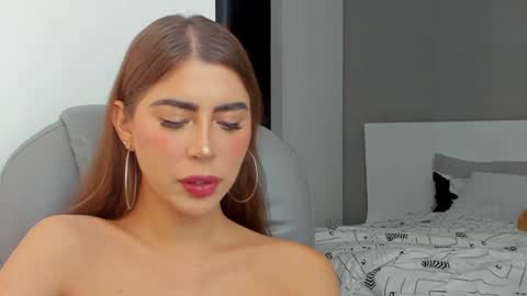 Snapshot of valenjonex chatting on 11, 3, 2025 Angela online show from 11, 3, 2025