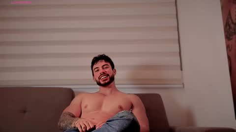 Snapshot of valenthinoking chatting on 26, 10, 2025 valenthinoking online show from 26, 10, 2025