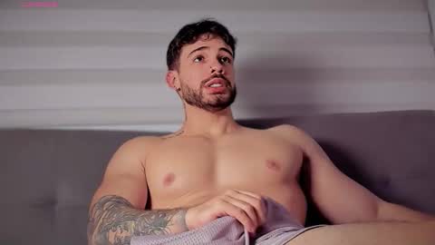 Snapshot of valenthinoking chatting on 26, 11, 2025 valenthinoking online show from 26, 11, 2025