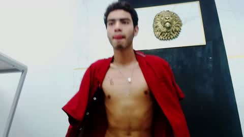 Snapshot of valentin_lux chatting on 5, 3, 2026 VALENTIN online show from 5, 3, 2026