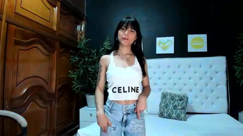 Snapshot of valentina_santillana chatting on 13, 9, 2025 valentina_santillana online show from 13, 9, 2025