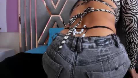 Snapshot of valentinaa_rios chatting on 16, 10, 2025 VALENTINA online show from 16, 10, 2025