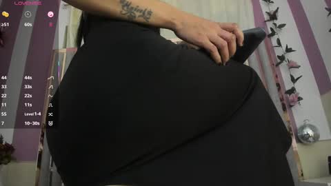 Snapshot of valentinaa_rios chatting on 17, 10, 2025 VALENTINA online show from 17, 10, 2025