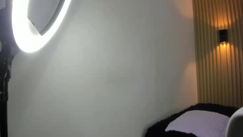 Snapshot of valentinaliux_ chatting on 13, 9, 2025 valentinaliux_ online show from 13, 9, 2025