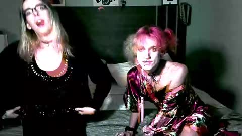 Tina Bates online show from 26, 12, 2024