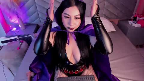 Snapshot of valentine_mia_ chatting on 17, 10, 2025 Mia online show from 17, 10, 2025