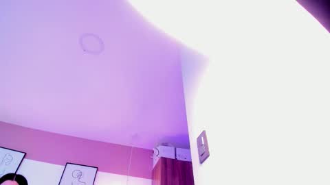 Snapshot of valentine_mia_ chatting on 23, 11, 2025 Mia online show from 23, 11, 2025