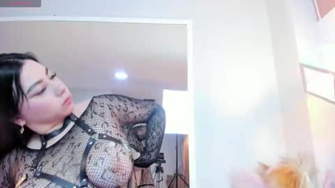 Mia  online show from 1, 2, 2026